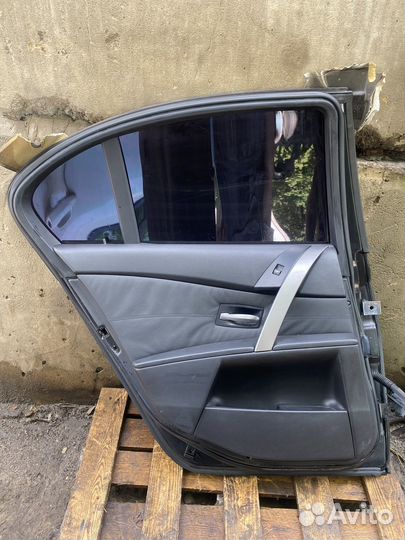 Задняя левая дверь BMW e60/61