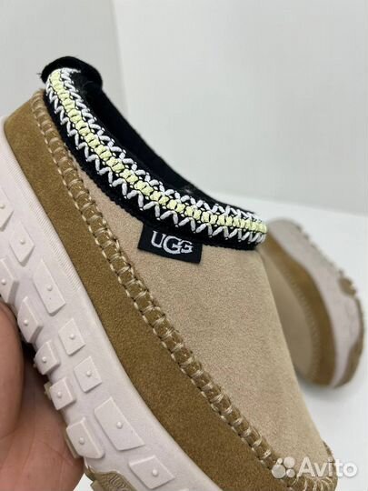 Кроссовки UGG женские