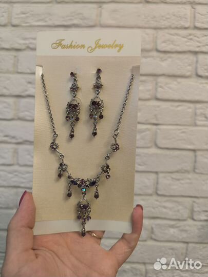 Набор бижутерии, колье и серьги