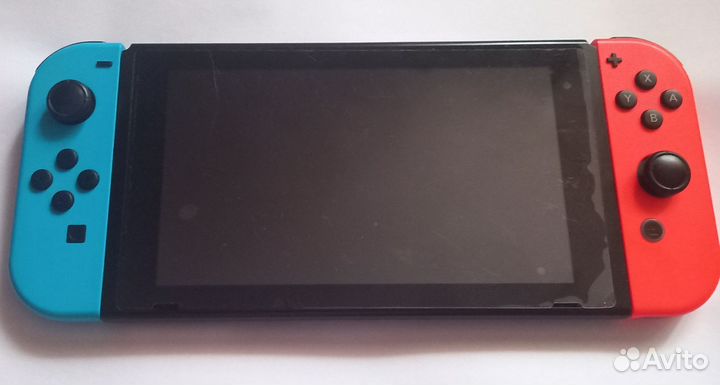 Nintendo Switch V2 + защитное стекло и чехол