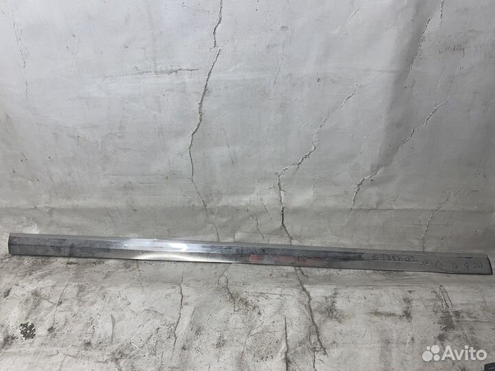 Молдинг двери передней правой фольцваген touareg