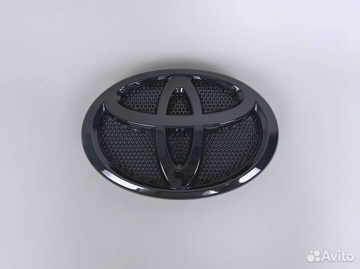 Эмблема в решетку Toyota Land Cruiser 200 с16г
