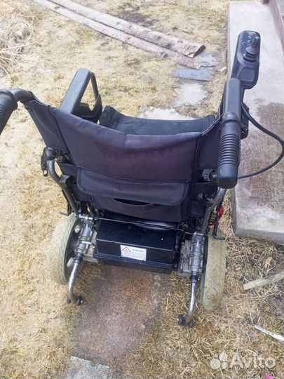 Инвалидная коляска с электроприводом