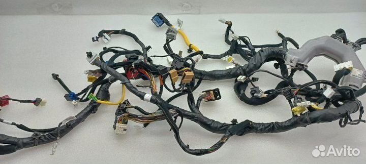 Б/У Б/У Проводка под торпедо Состояние отличное