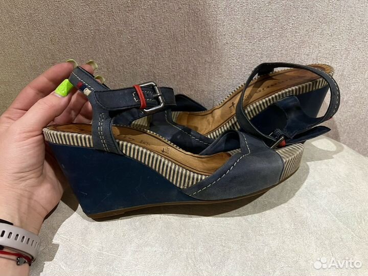 Босоножки женские