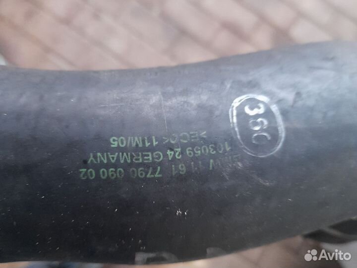 Патрубок интеркулера на bmw е 60 3,0д