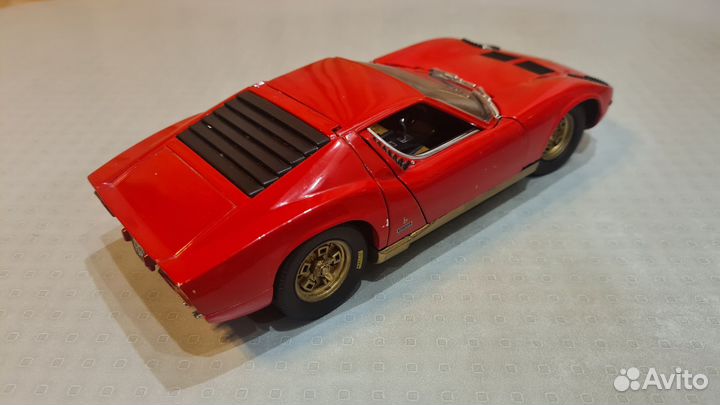 Коллекционная модель 1/18