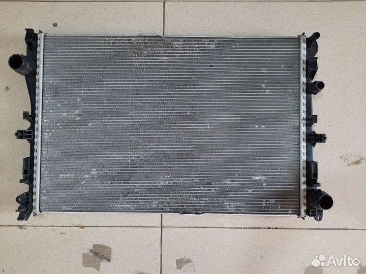 Радиатор охлаждения передний Mercedes Benz C-Class