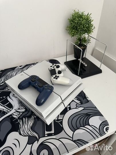 PS4 + 130 игр + 2 геймпада