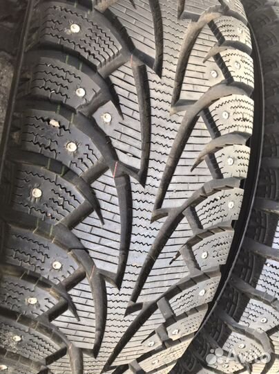 Hankook Winter I'Pike W409 215/65 R17