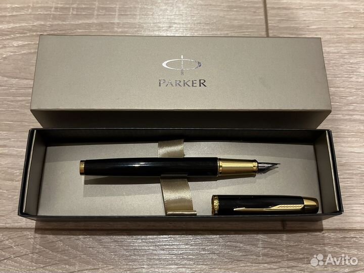 Перьевая ручка parker