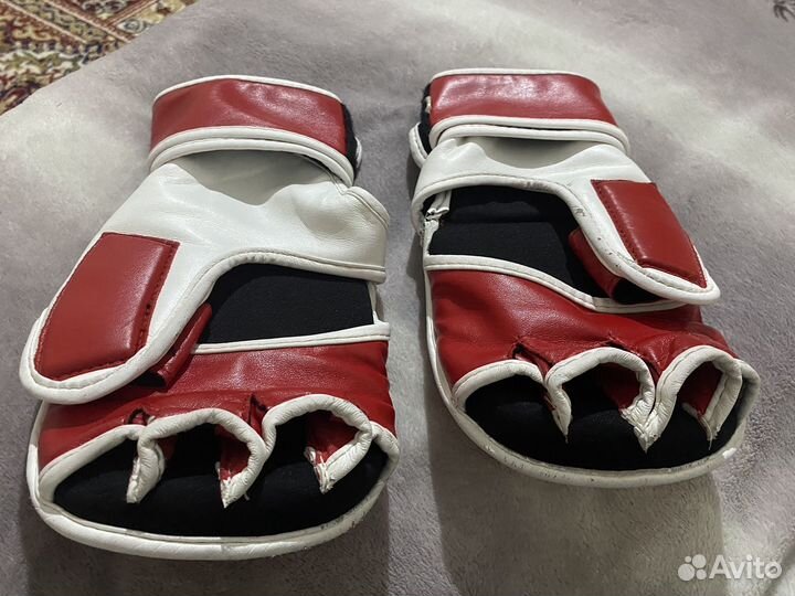 Боксерские перчатки