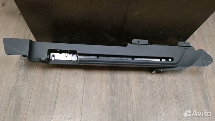 Направляющая шторки багажника левая Bmw X5 E53