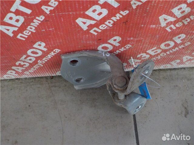 Петля двери нижняя задняя правая Hyundai Accent 2