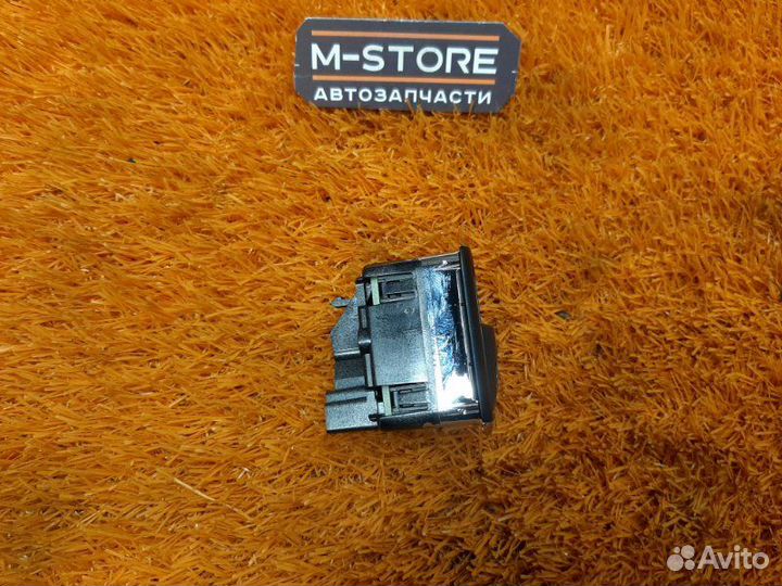 Кнопка стеклоподъемника передняя левая