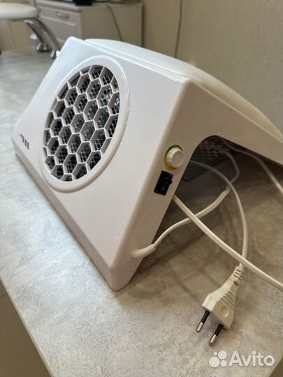 Настольный пылесос для маникюра