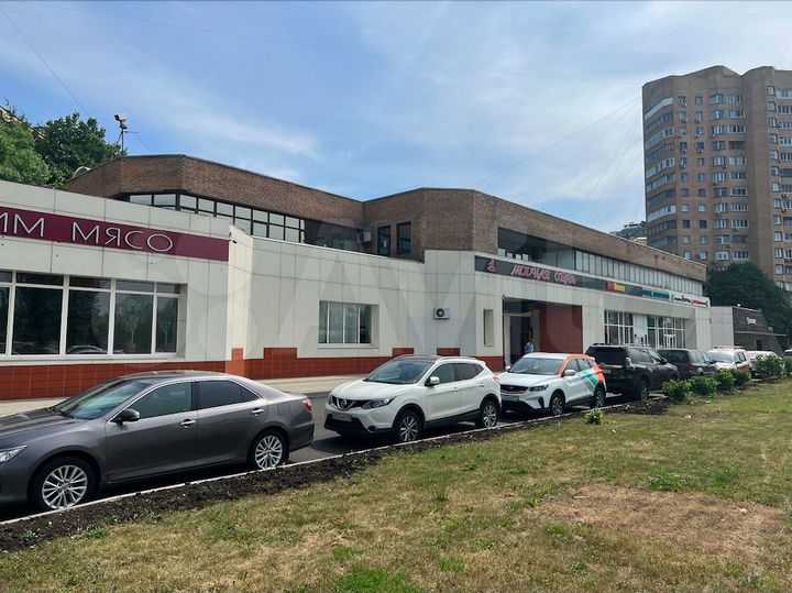 Магазин/ ресторан/ услуги/ офис, 942 м²