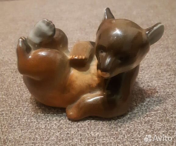 Фарфоровая статуэтка 