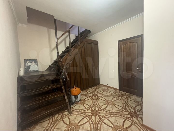 Коттедж 111 м² на участке 4 сот.