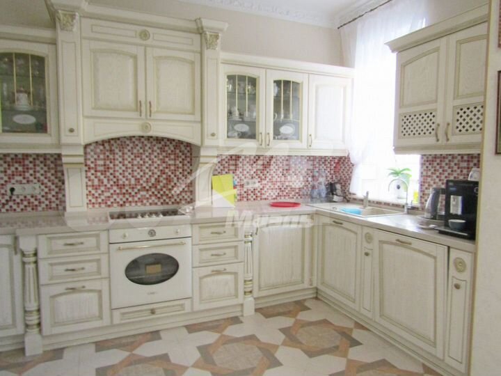 Дом 400 м² на участке 12 сот.