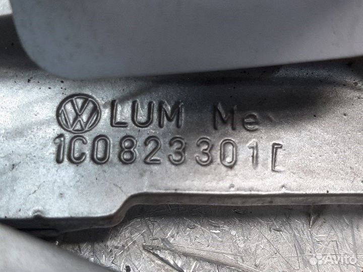 Петля капота левая для Volkswagen Beetle 2