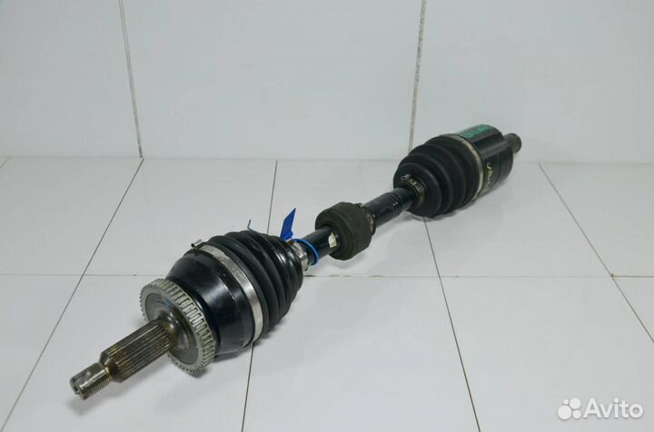 Приводной вал передний левый Hyundai Santa Fe DM