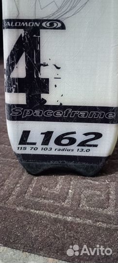 Горнолыжные лыжи и ботинки