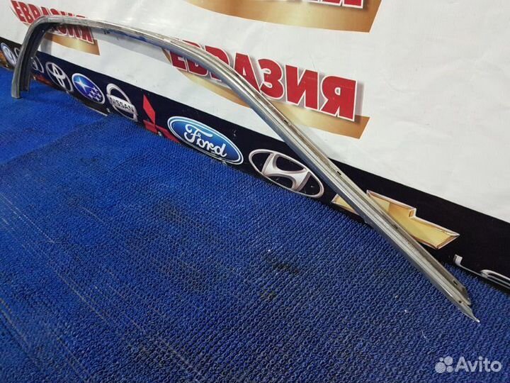 Молдинг кузова правый Toyota Vista CV40 3CT 1995