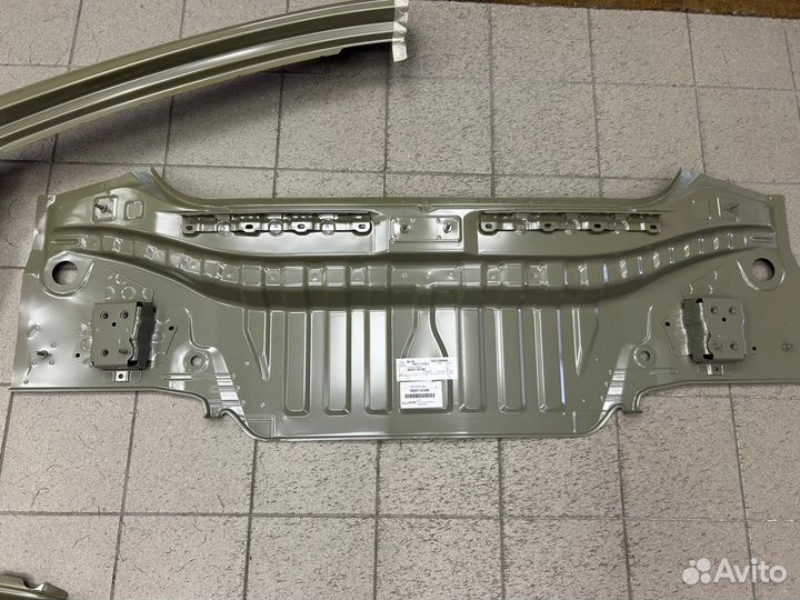 Панель задня Toyota Camry 70