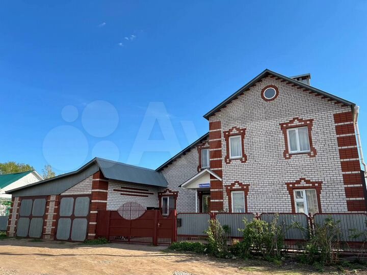 Дом 193 м² на участке 9,3 сот.