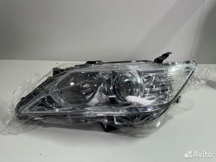 Фара галоген передняя левая Toyota Camry V50
