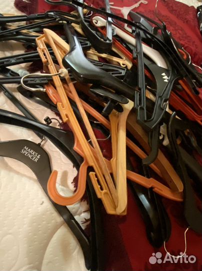 Вешалки пластиковые