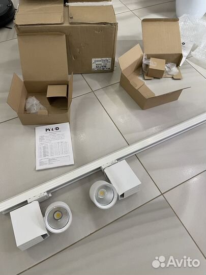 Трековый светильник LED(светодиодные)