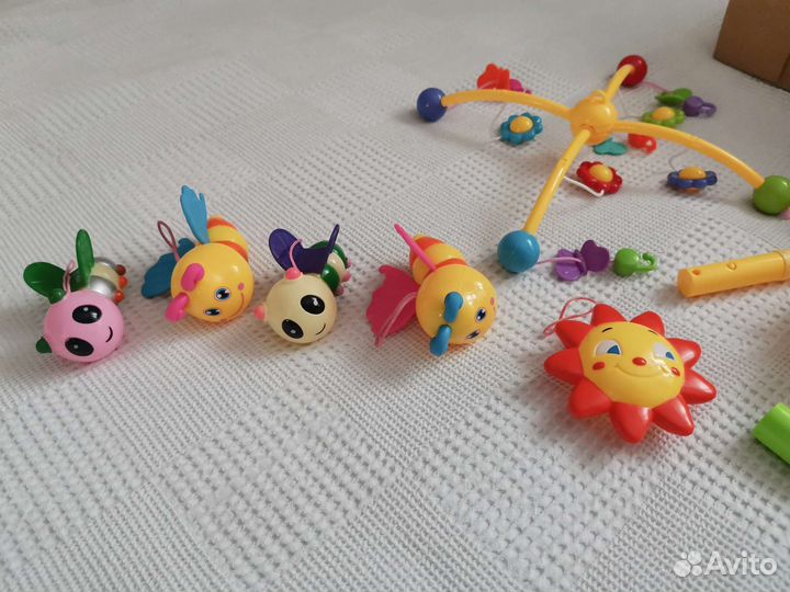 Мобиль для новорожденных новый