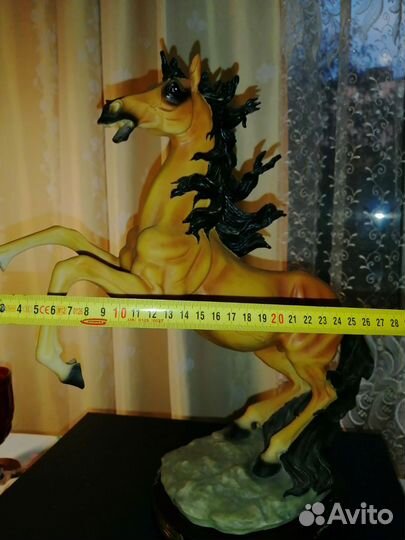 Фигурки лошадь и гномик винодел