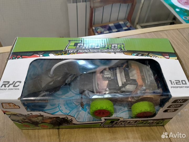 Машинка на радиоуправлении внедорожник