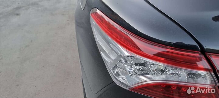 Продаю фару заднюю camry 70