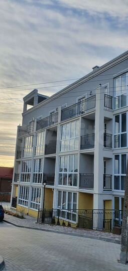 2-к. квартира, 56 м², 2/4 эт.