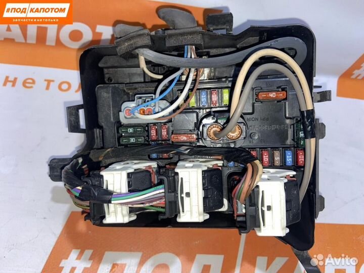 Блок предохранителей Citroen C3 2 2011