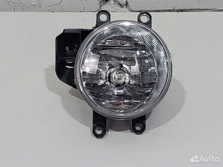 Фара противотуманная передняя левая Toyota Rav4