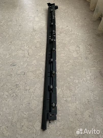 Накладка порога правая Mazda CX-7 (EG21-51-P40)