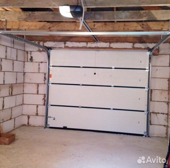 Ворота подъемно-секционные 2360*2360