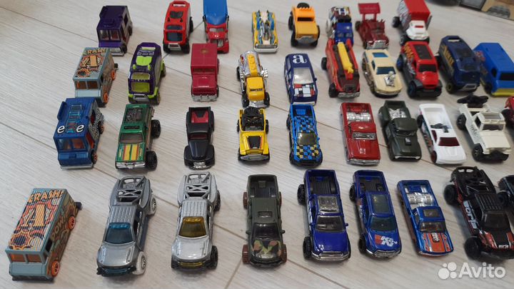 Hot wheels машинки / внедорожники / фургоны
