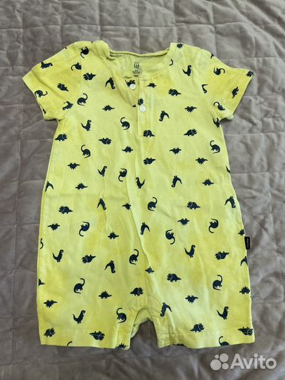 Пакет фирменых вещей на мальчика 86 р