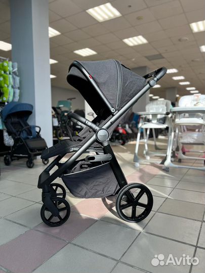 Всесезонная прогулочная коляска Carrello Bravo SL