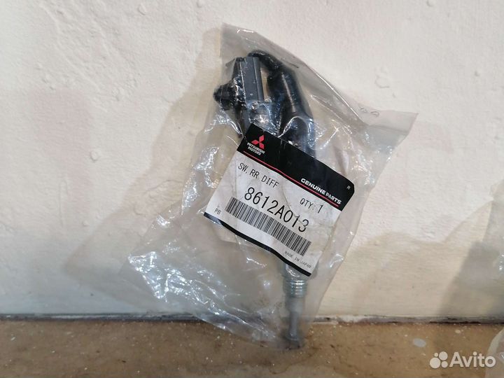 Переключатель блокировки зад.дифф. L200