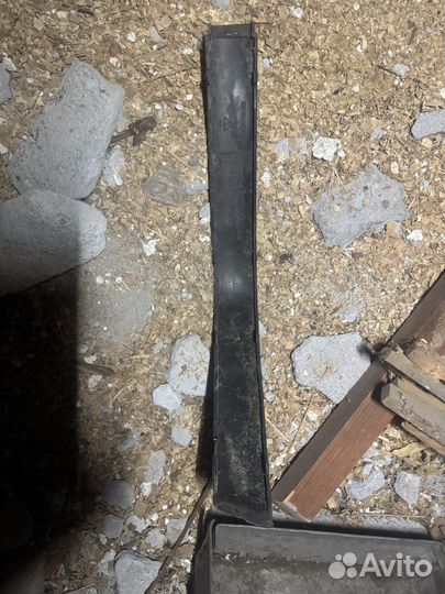 Молдинг переднего правого бампера bmw e36