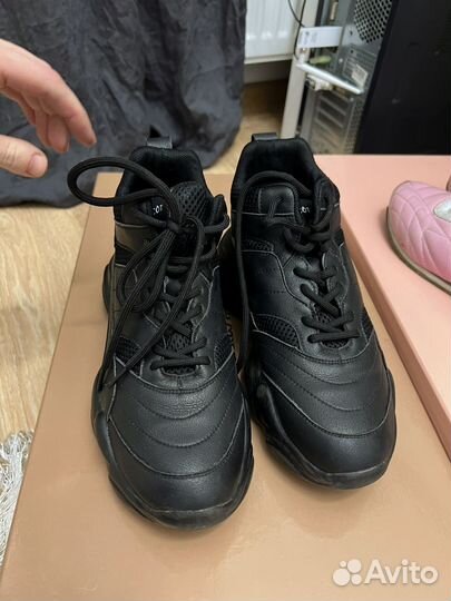 Кроссовки женские 38 размер бу