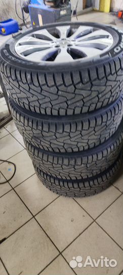 Pirelli Ice Zero 235/55 R19 105H