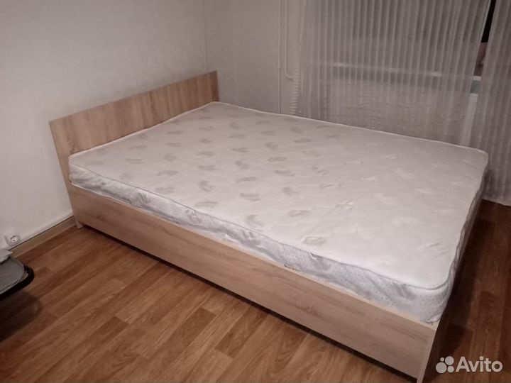 Кровать двуспальная